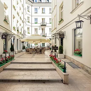 Apart Otel St. Andrew's Palace, Varşova